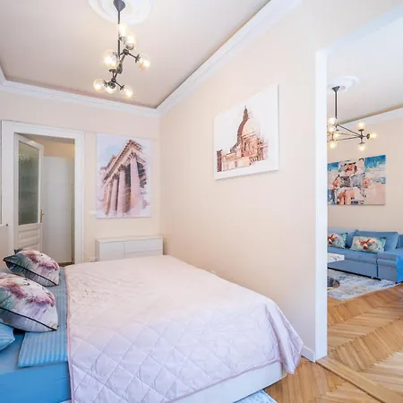 Garibaldi Luxury Apartment