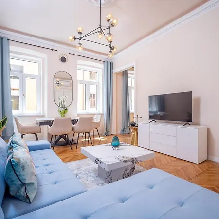 Garibaldi Luxury *